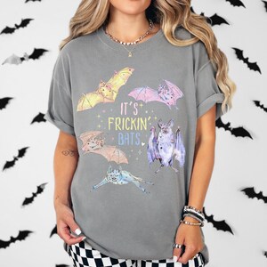 Pink Halloween Shirt, Pastel Bats Tshirt, Comfort Colors, Spooky Girly Tee, Whimsigoth Tshirt, Creepy Cute T-shirt, Pastel Goth, Pink Fall Shirt, Spooky Season, Halloween Doodles