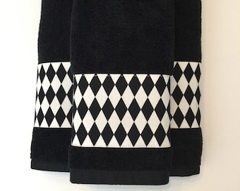 Toalla de baño negra Harlequin: Decoración de baño con diamantes