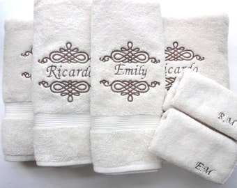 Custom Personalized Bath Towel sold individually 4 sizes 10 colors, towels with embroidery, hand towel and bath, wedding gift, name on towel