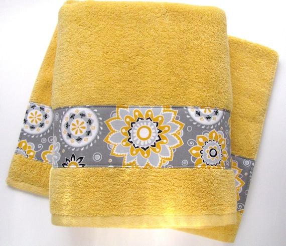 yellow and grey bathroom towels