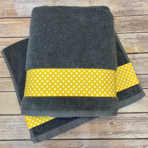 Yellow and Grey Bath Towels, yellow and grey, yellow and gray, yellow bathroom, grey bathroom, decorated towels, august ave, hand towel, image 9