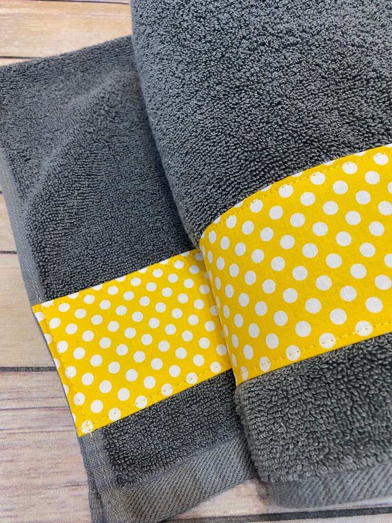Yellow and Grey Bath Towels, yellow and grey, yellow and gray, yellow bathroom, grey bathroom, decorated towels, august ave, hand towel, image 6