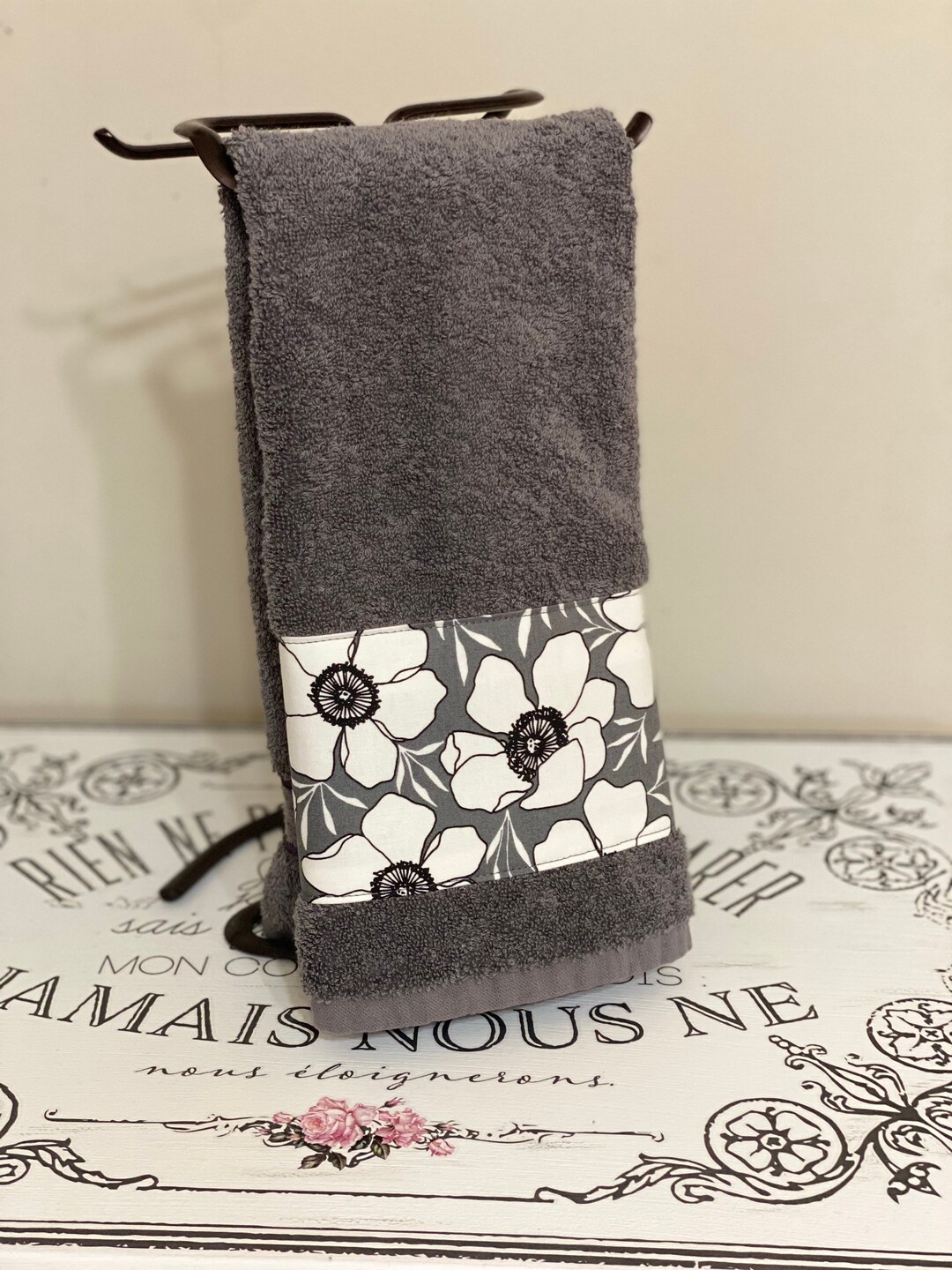 Grey Bath Towels, Grey Bathroom Hand and Bath Towels, Decorated Towels