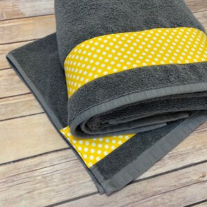 Yellow and Grey Bath Towels, yellow and grey, yellow and gray, yellow bathroom, grey bathroom, decorated towels, august ave, hand towel, image 8
