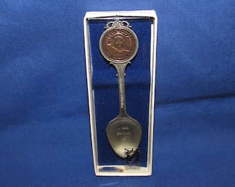 STATUE OF LIBERTY NEW YORK COLLECTORS SOUVENIR SPOON 5 INCHES 