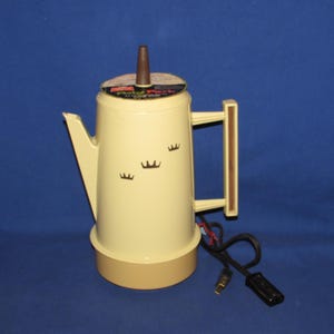 Regal POLYPERK COFFEE MAKER 1970s Harvest Gold Vintage Kitchen