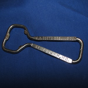 GOETZ BEER Wire Bottle Opener Breweriana 1960s Vintage