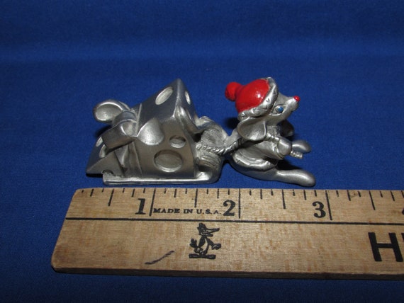 ROYAL SELANGOR PEWTER Christmas Mouse with Cheese Sleigh 1990s