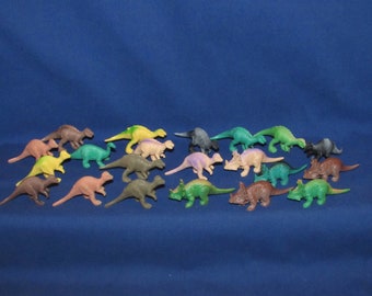 TOY DINOSAUR LOT 21 Little Dinosaurs 1990s Vintage Toys