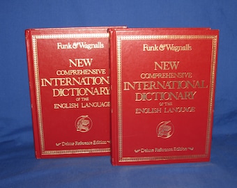 FUNK AND WAGNALLS New Comprehensive International Dictionary 1982 Deluxe Reference Edition Two Volumes Free Shipping