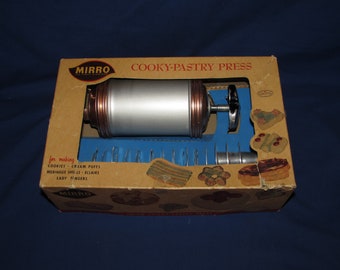 Mirro COOKY PRESS Vintage Baking