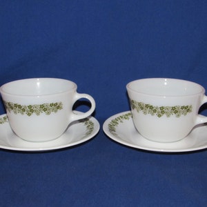 Pyrex Cups with Corelle Saucers CRAZY DAISY Spring Blossom 1970s Set of 2 Vintage