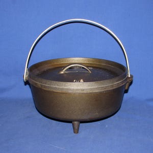 LODGE CAST IRON Dutch Oven with Lid and Handle Free Shipping