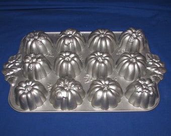  Nordic Ware Platinum Collection Pumpkin Patch Pan