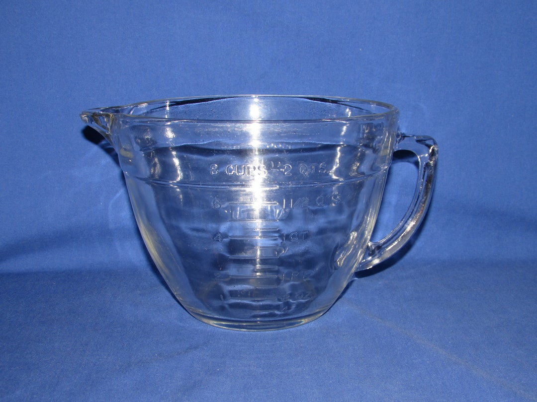Anchor Hocking 8 Cup Measuring Cup Glass Batter Bowl with Spout 
