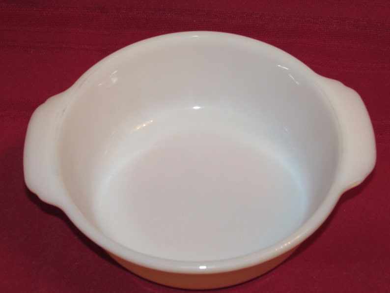 FIRE KING LUSTREWARE 1.5 quart Casserole Dish Iridescent Peach Anchor Hocking Vintage