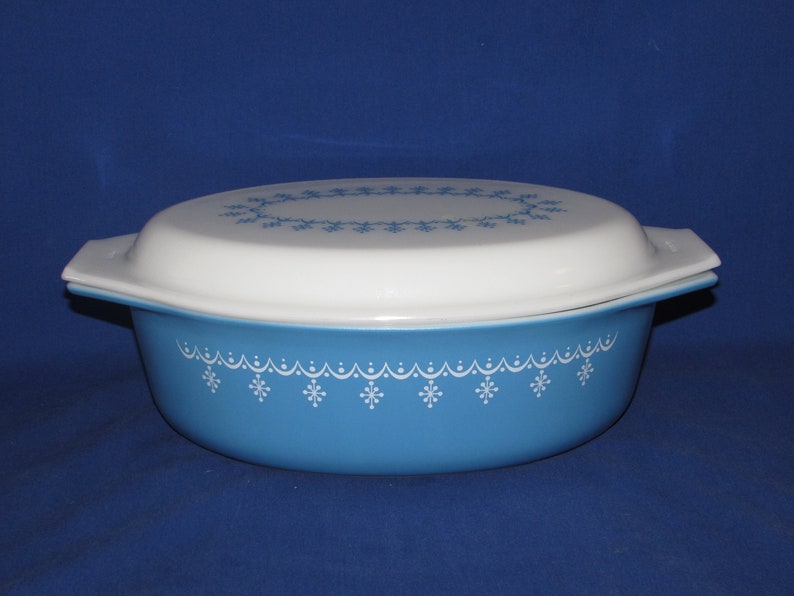 Pyrex Snowflake Pattern Casserole Pyrex 045 SNOWFLAKE GARLAND CASSEROLE 1972 Free Shipping - Etsy