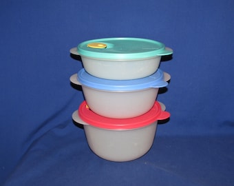 TUPPERWARE CRYSTAL WAVE Stackable Set of 3 Bowls 1980s Free Shipping