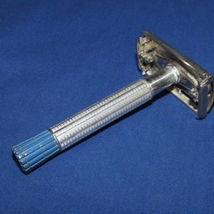 GILLETTE RAZOR Blue Flair Tip 1950s Free Shipping