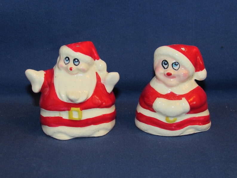 SALT AND PEPPER Santa and Mrs Claus Japan Big Eyes Free Shipping