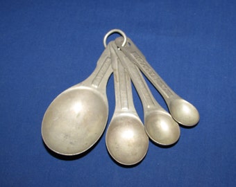 ALUMINUM MEASURING SPOONS 1960s Vintage Kitchen Free Shipping