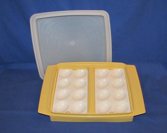 TUPPERWARE Deviled Egg Tray Harvest Gold 1970s 723-3