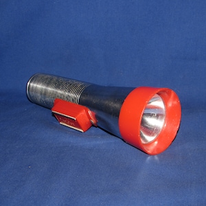 RAY-O-VAC Magnet Light 1960s Premium Grade