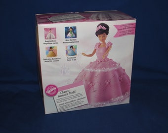 Wilton CLASSIC WONDER MOLD 2001 Doll Cake Kit