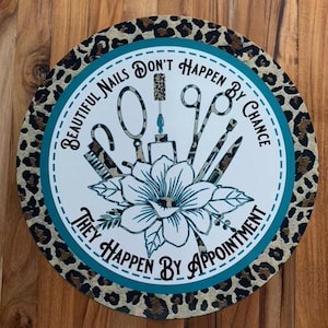 Round Nail Tech Wreath Sign, Beauty Wreath Sign, Nail Tech Wreath Sign, Personalize it by Pam, Signs for Wreaths