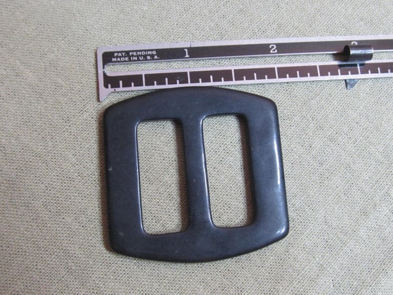 Celluloid or early plastic black belt buckle; sas… - image 3