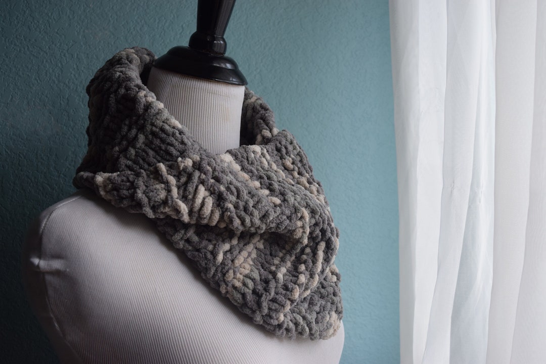 Monochrome Cable Knit Oversize Yarn Cowl / Infinity Scarf , Super Warm ...