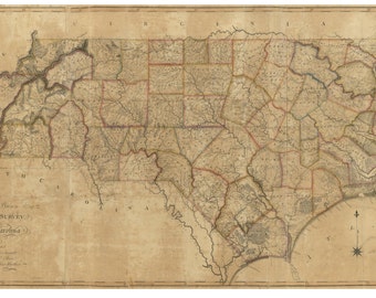 Puede incluir: Un mapa antiguo de Carolina del Norte, que muestra los condados y los límites del estado. El mapa está impreso en papel envejecido con un fondo marrón claro y presenta líneas y detalles intrincados. El título "The First Actual Survey of the State of North Carolina" está impreso en la parte inferior del mapa.