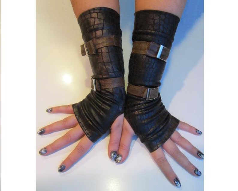 Bindi Crocodile Skin Gloves image 5
