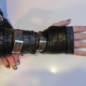 Bindi Crocodile Skin Gloves image 2