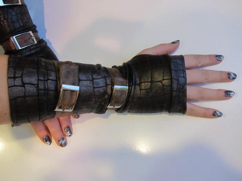 Bindi Crocodile Skin Gloves image 2