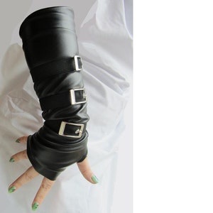 Leather-Look Assassin Fingerless Gloves (Pair)