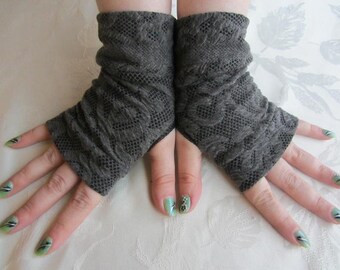 Gray Fleur de Lis Mitts