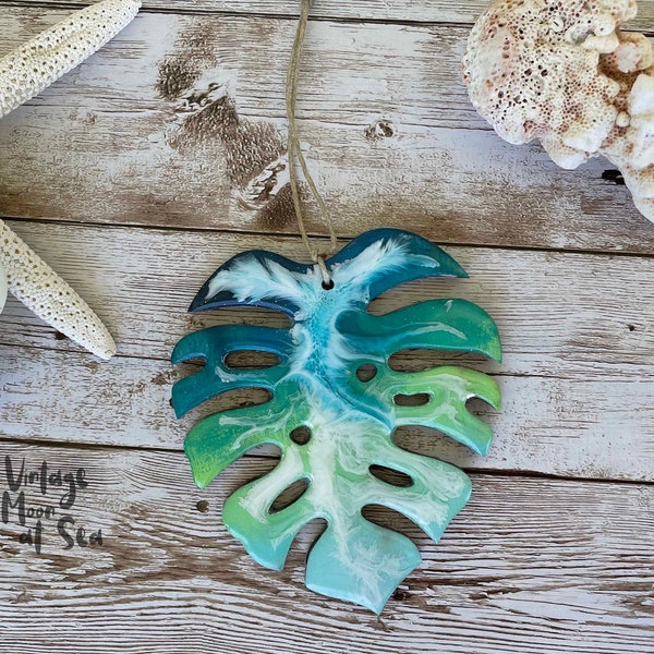Monsterra ocean wave ornament, Hawaii gift, beach art, Hawaii art, gift for mom, Mother's Day, resin and wood Hawaii ornament