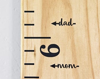 Height Marker for Growth Chart Ruler - MOM & DAD Vinyl Decal Arrow in Script - Measuring Mark