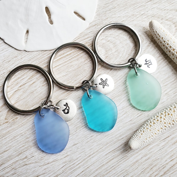 Custom Ocean Keychain with Sea Turtle, Starfish or Whale Charm - Sea Glass Key Chain - Sea Life Keychain - Coastal Keychain Gift