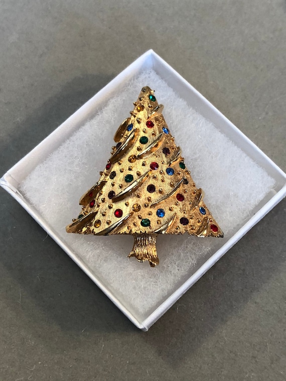 J J Christmas Tree Pin Goldtone and Colored Rhine… - image 1