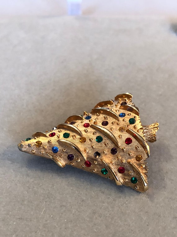 J J Christmas Tree Pin Goldtone and Colored Rhine… - image 3