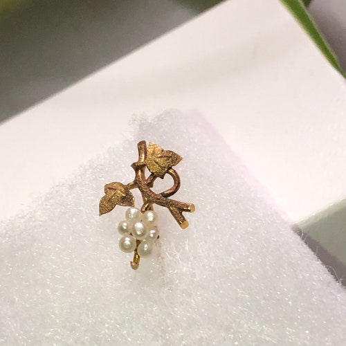Seed Pearl shops Grape Cluster 10K Gold Stick Pin