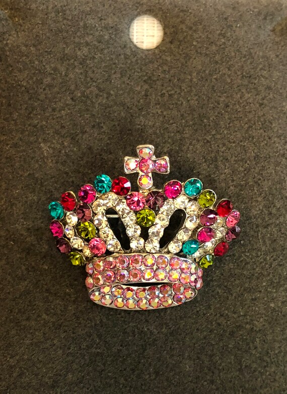 Crown Brooch multi color rhinestones - image 2