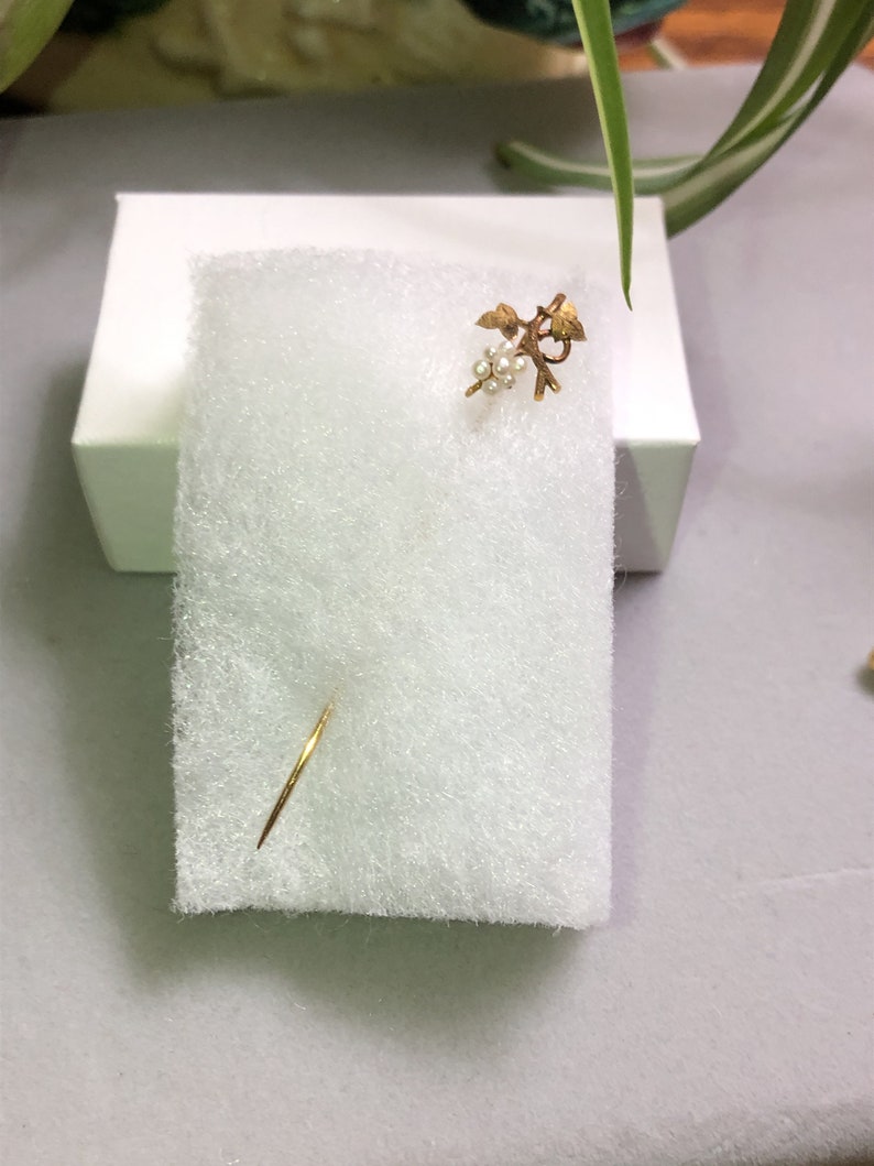 Seed Pearl shops Grape Cluster 10K Gold Stick Pin