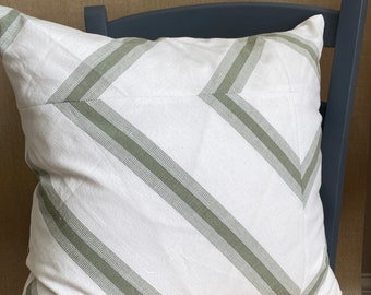 Federa per cuscino a righe verde salvia: decorazioni estive per la casa