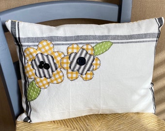 Cuscino a forma di fiore in stile fattoria: cuscino decorativo di ispirazione vintage (30,5 x 40,6 cm)