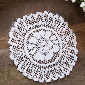 Vintage Crochet Doily Lace doilies Table decoration Crocheted Doilies Centerpiece