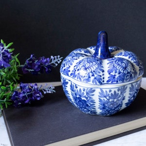 Beautiful Maitland Smith Porcelain Pumpkin Trinket Box