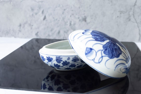 Beautiful Maitland Smith Porcelain EGG Trinket Box - image 5